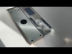 Panel sterowania połączeniami w kabinie wyciągów